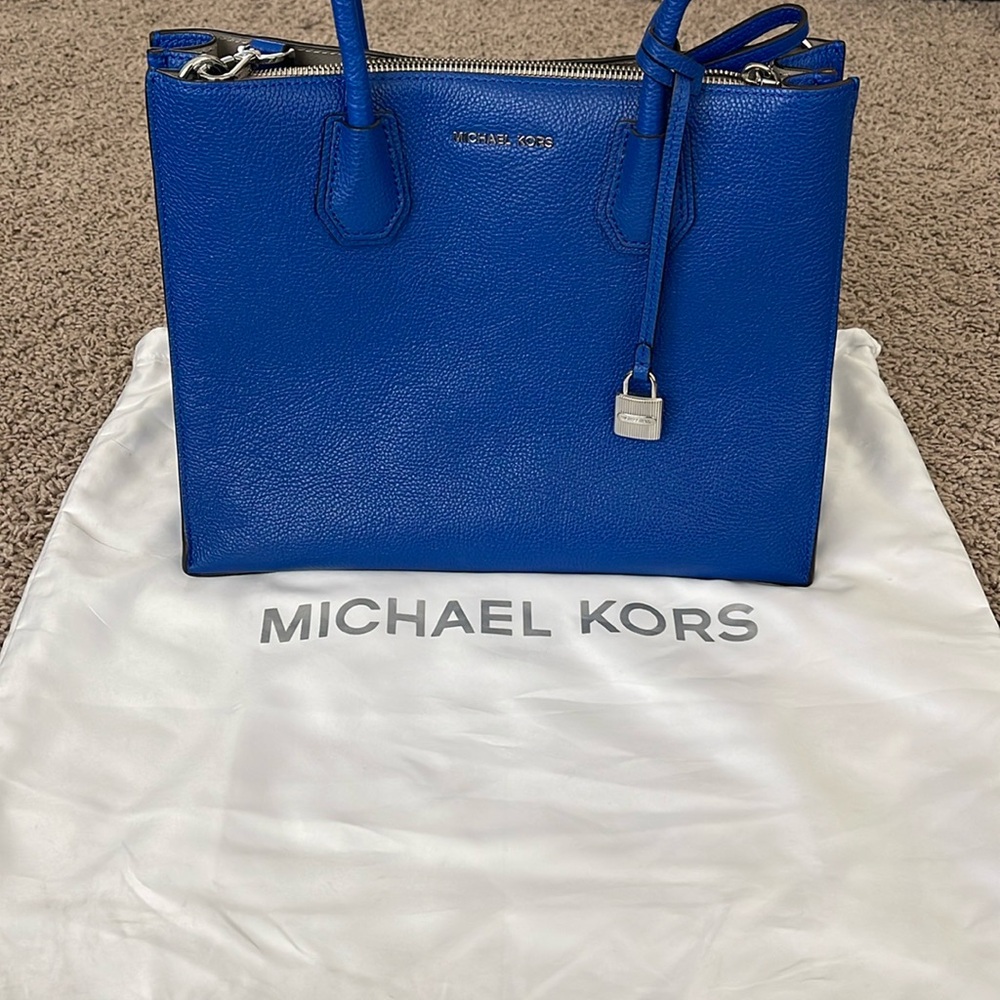 Michael Kors Mercer tote with matching wallet